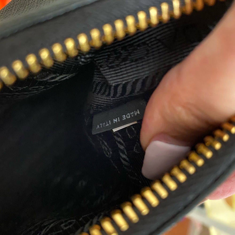 ❌SOLD❌ PRADA RE-EDITION 2005 Saffiano Leather - Picture 13 of 13